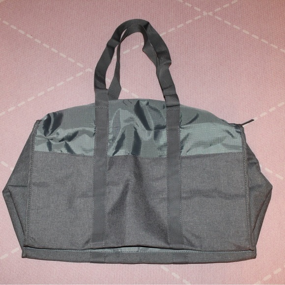 DSW Duffle Weekender Travel Bag Sage Green Nylon NEW VIP Exclusive - Picture 4 of 5